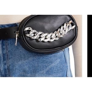 Steve Madden Black Convertible Belt Purse Size Medium